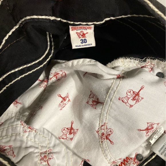 SOLD! Straight w/Flap Ropestitch in “DARK DESIRE” wash True Religion size 30x34 - Picture 7 of 13